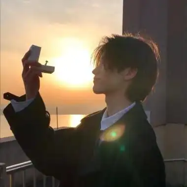 男生头像温暖治愈系真人因自太帅没人敢爱