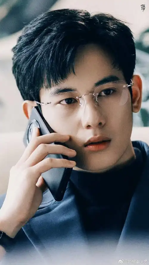 建议胡先煦的手单独出道##没有一个手控能拒绝胡先煦