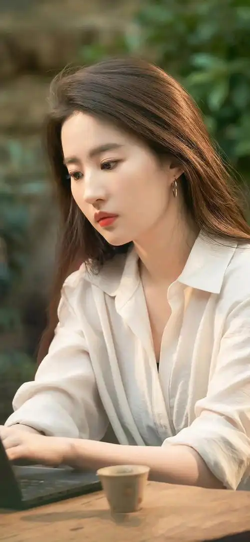 范冰冰和刘亦菲谁更好看了