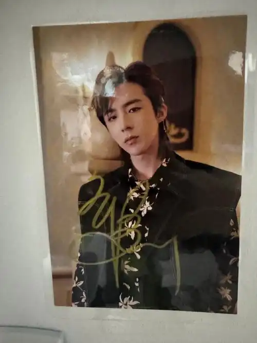 啊啊啊啊啊抽奖签名照要求:1:关注@摩登兄弟刘宇宁@刘宇宁lyn工作室2