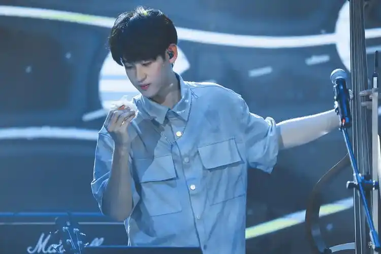 付思超今天是不是未成年04