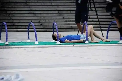 baby顺畅通过指压板