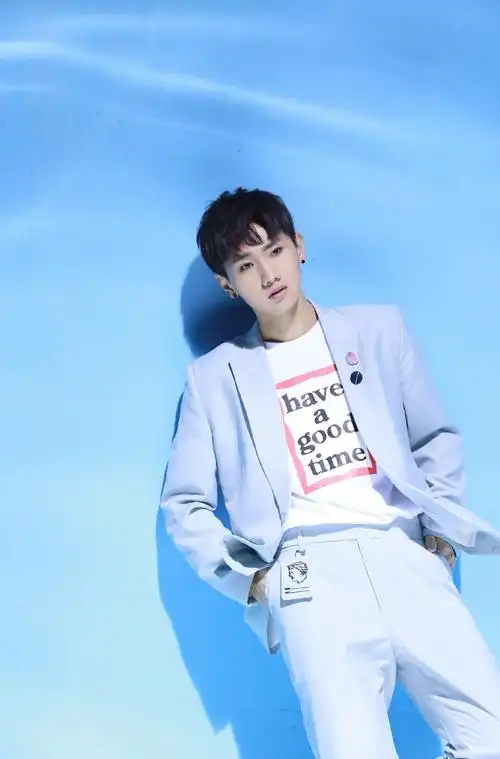 汪苏泷霸气最新图片,汪苏泷小时候的图片-图片大观-奇异网