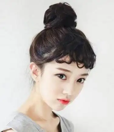 长发怎么扎丸子头好看夏天头发这样扎时髦更凉快