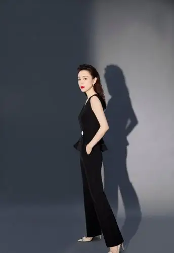 女演员张静初性感优雅时尚写真