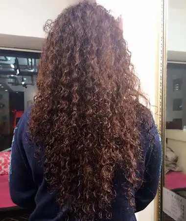 5款略显夸张的烫辫子发型优美又时尚