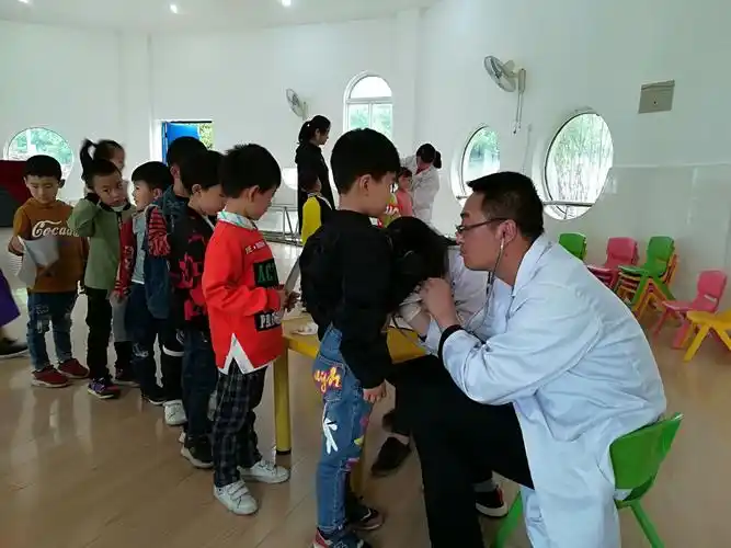关爱幼儿 健康体检 ——绵竹市兴隆学校幼儿园2019年春幼儿健康体检