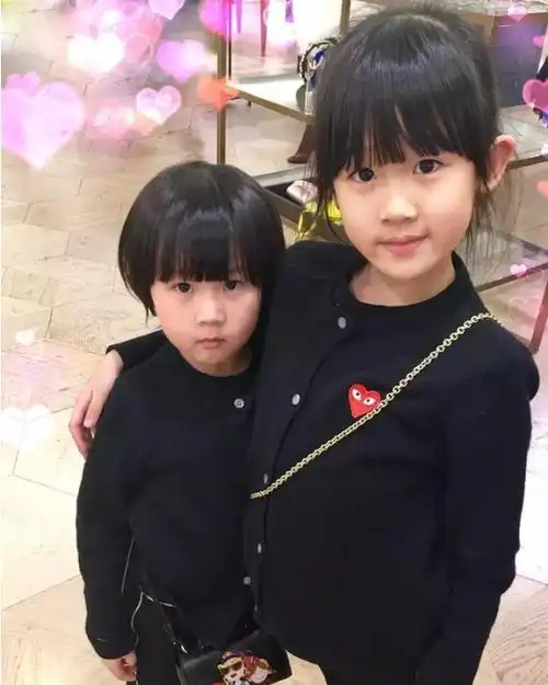 陆毅三胎终于得子?手里抱的宝宝很抢眼!