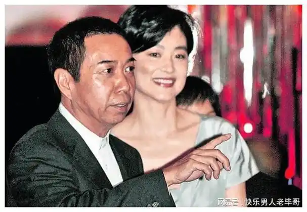 众所周知,林青霞的第一任丈夫是秦汉,两人曾有过一段刻骨铭心的恋情