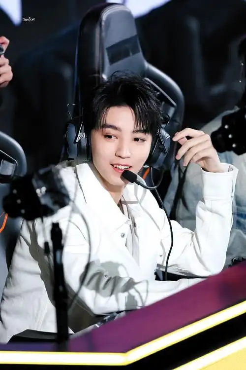 王俊凯成都人气##英雄联盟手游##有谁能拒绝打电竞的