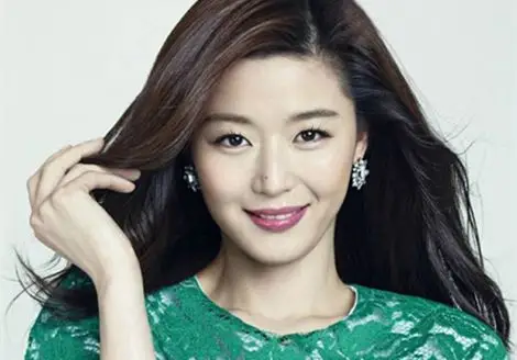 豪门女星的富贵面相:微整丰苹果肌大有益处!