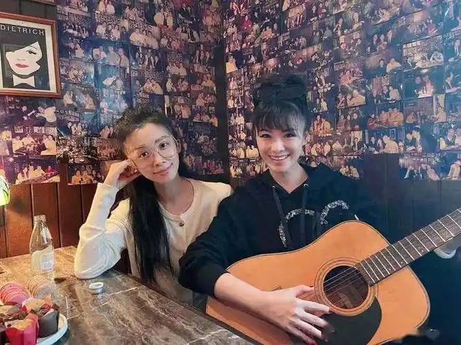 万蒂妮和贝倩妮姐妹花!友谊万岁!