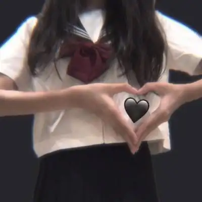 比心头像女生真人图片可爱女生比心手势头像