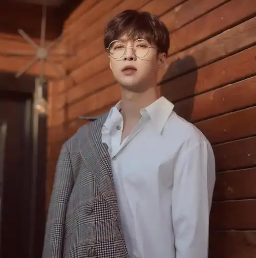 颜值不如鹿晗,家境不如黄子韬,张艺兴凭什么可以一直火!