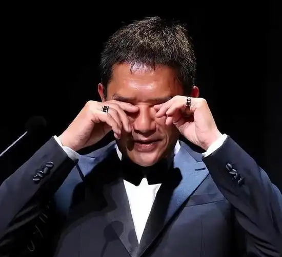 梁朝伟61岁仍坚持丁克如今和刘嘉玲夫妻二人恩爱如初