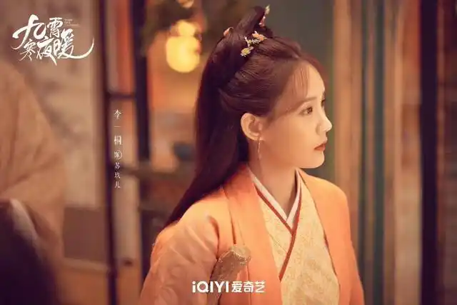 随着电视剧《狂飙》的热播,孟钰的饰演者李一桐也跟着火了一把,但是