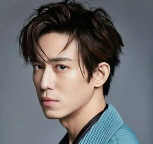 娱乐圈真正的太子爷,身份背景盖过向佐,王思聪都惹不起_父亲_陈楚河