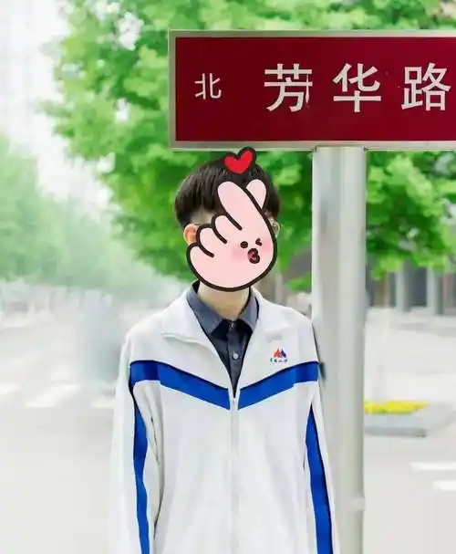 北京多所高中校服闪亮出镜~_青春_蓝色_制服