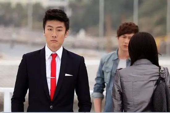 陈司翰饰演it英雄闯职场 为追女兄弟起嫌隙