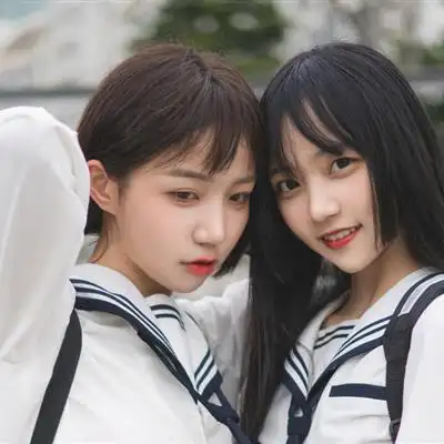 2021最新穿校服的校园姐妹花头像两个人一张的