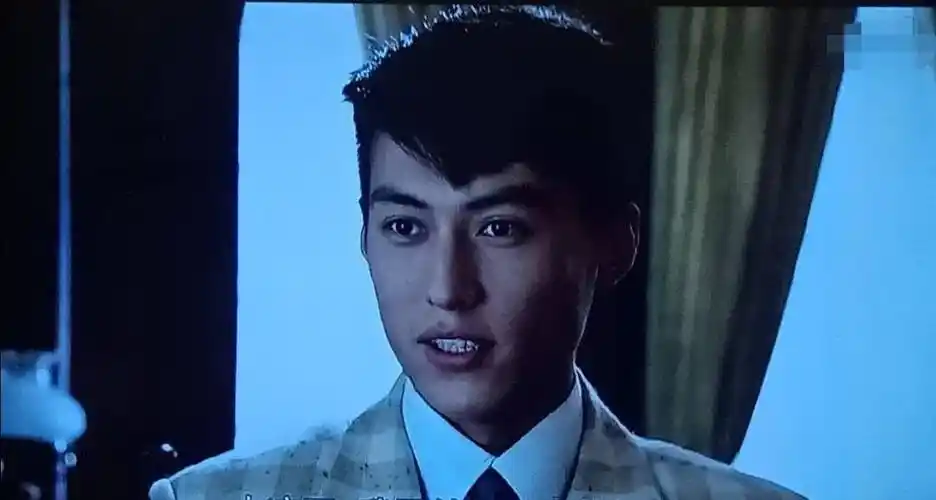 原创老干部靳东年轻时也太帅了吧看他十几岁时的照片真秒杀现在娱乐圈