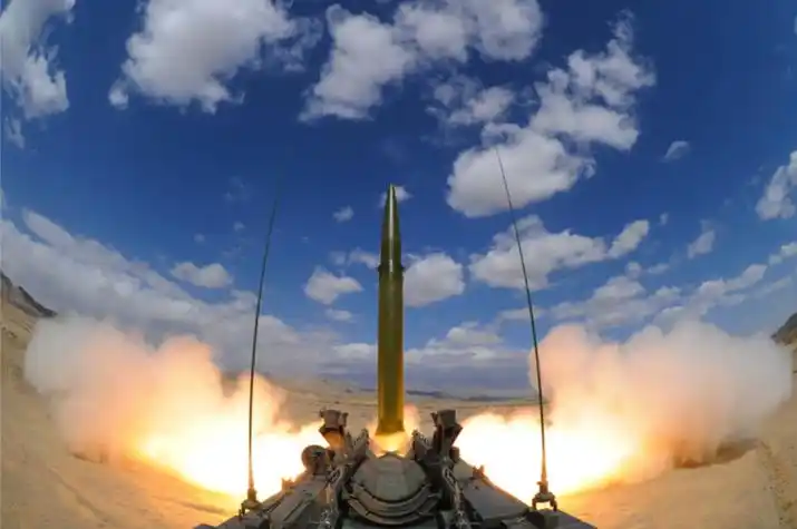 东风51:中国新型导弹大转角变轨,对抗海上宙斯盾系统!