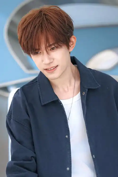 易烊千玺说小小的我今年上