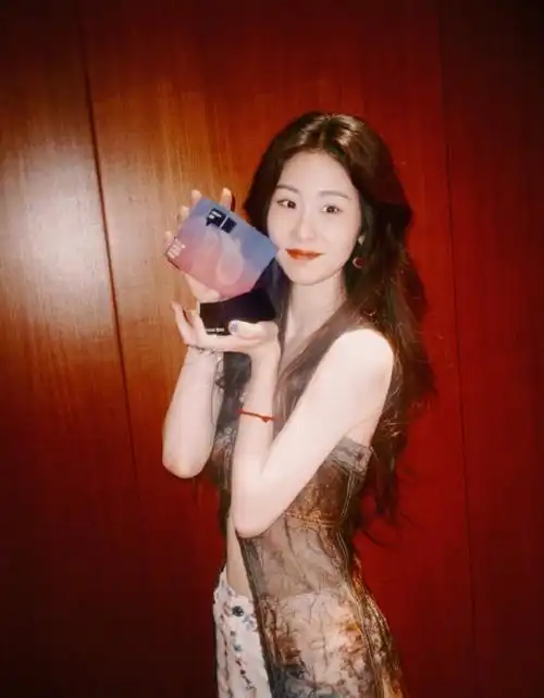 张碧晨年度巅峰影响力歌手##张碧晨巅峰榜常驻女歌手