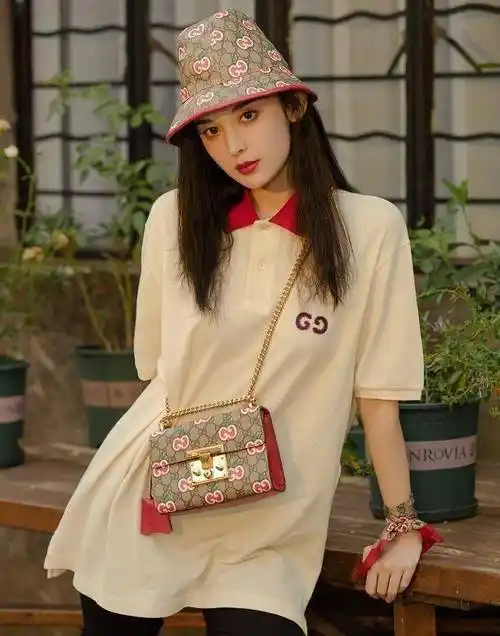 娜扎穿"无痕裤"走红网络,看她秀出的腿,难怪当年张翰会爱上她_形象