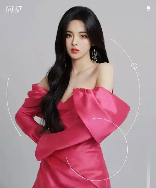 原创草根出身的杨超越开始玩时尚了其实这样也很美