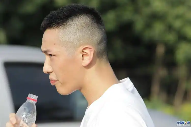 柯震东"吸毒门"后公开现身内地捞金 发福素颜鲜嫩不再