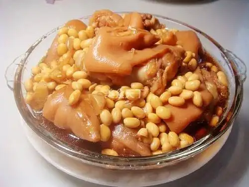 黄豆炖猪蹄