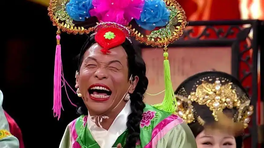 宋小宝扮咖妃,要皇上雨露均沾.每次来看,总是乐得不行