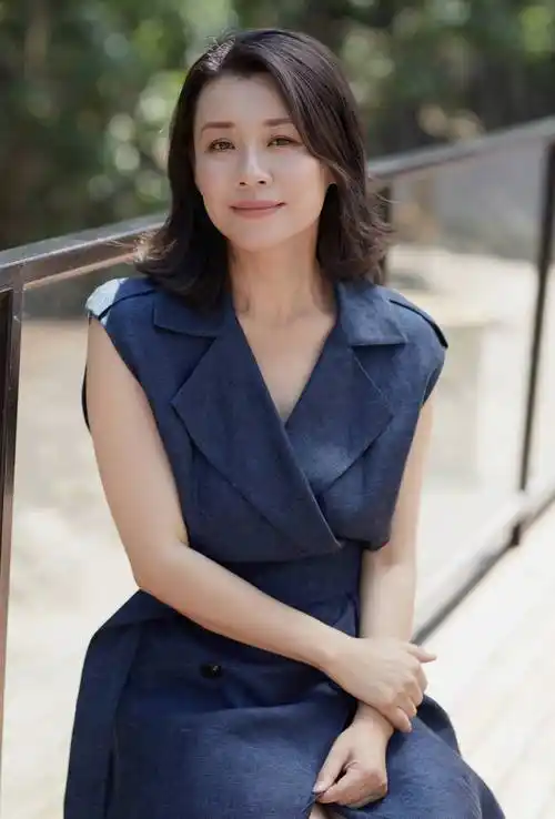 女星刘琳:中年走红,被名导拒绝结婚后患抑郁症,39岁艰难做妈妈_张黎