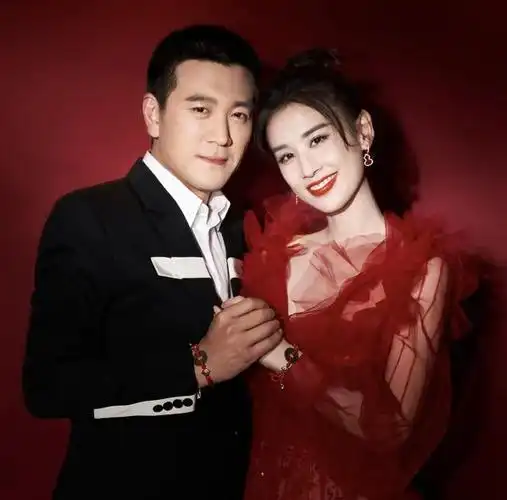 杨子黄圣依夫妇直播带货老公浮夸叫卖面目狰狞她只能尴尬赔笑