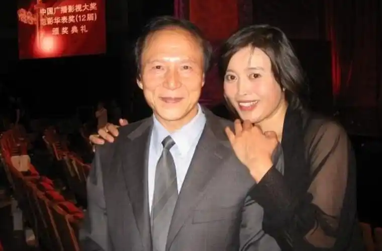 回顾丁嘉丽两段婚姻伤人伤己对不起一双儿女她晚年生活怎样