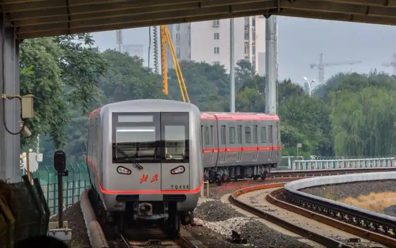 北京地铁八通线tq406出站