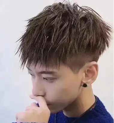 帅哥必选烫发款式 免打理时尚钢夹烫