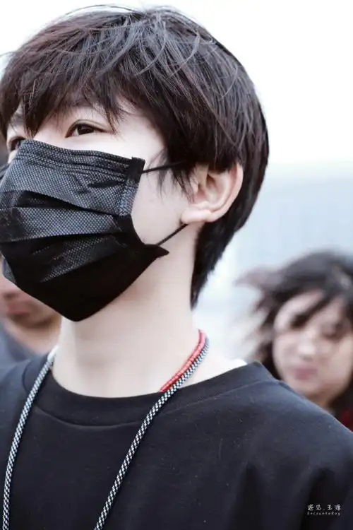 王源超话扣不扣1,佛祖都会保佑你    #王源看我们如何相遇vlog