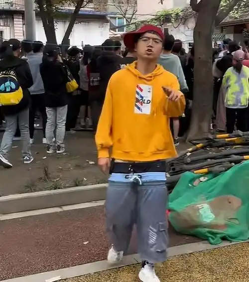 哪来的妖风又见成都太古里垮掉的一代真是饱了眼福长了见识