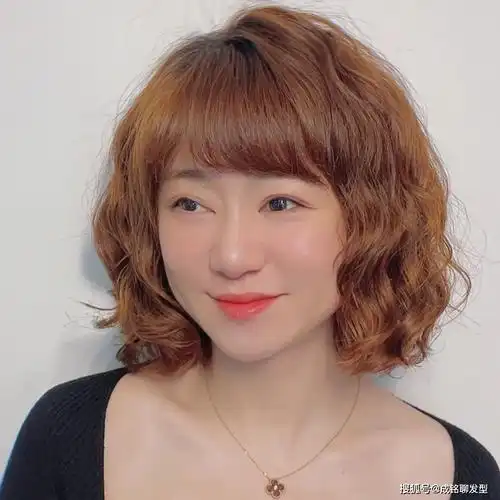 短发烫发新潮流,轻松减龄十岁!_发型_卷发_女人
