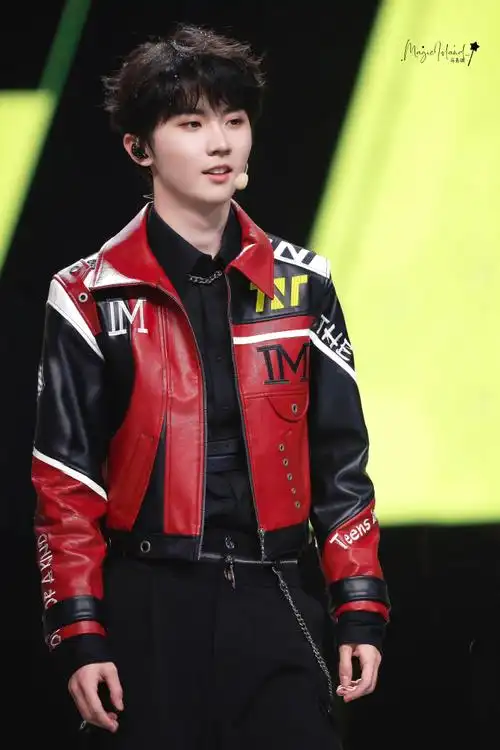 马嘉祺叁重楼暨出道四周年演唱会