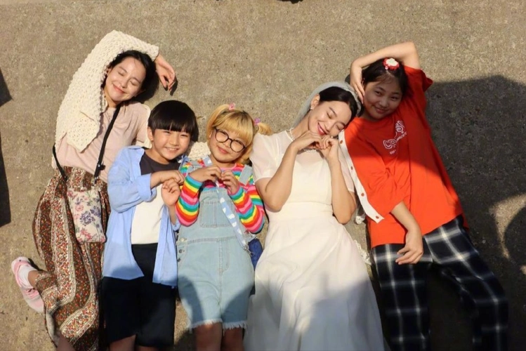 又塌房36岁爆火的韩国演员金宣虎强迫女友堕胎多个广告代言被撤