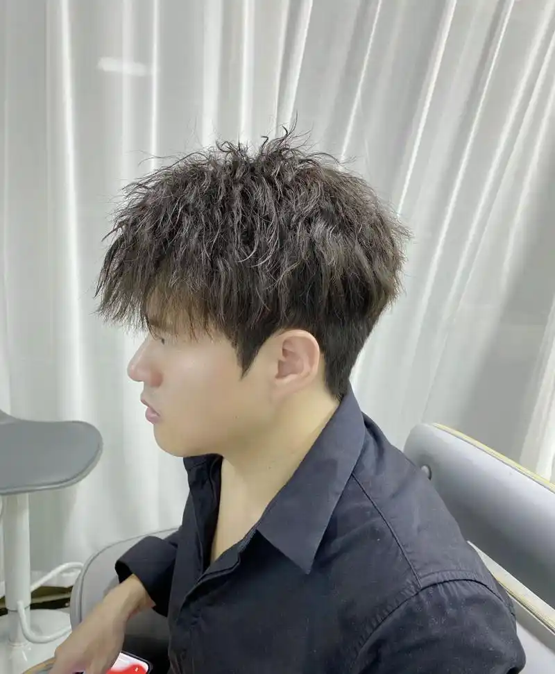 男士摩根烫,更适合细软塌发质 7315摩根烫顾名思义是烫头发的发根