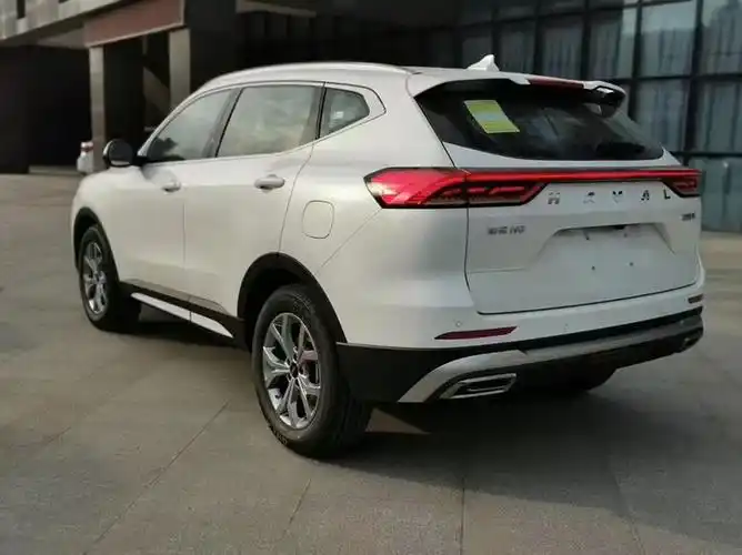 2021款哈弗h6国潮冠军版大气外观分期上路一万多天窗大屏一键启动电动