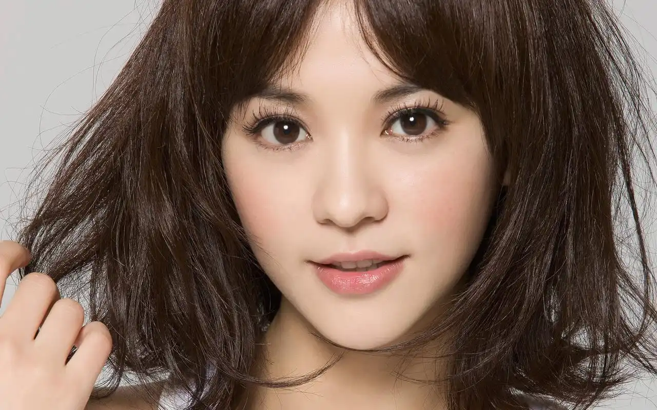 台湾可爱女星陈意涵简约时尚清新写真桌面壁纸(二)