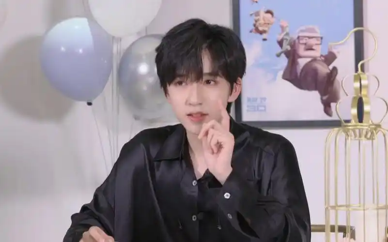 【贺峻霖/17岁生日快乐】未来的贺峻霖会一直闪闪发光!