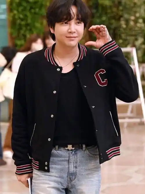 "韩国酵母效应"再现!张根硕机场照曝光,人肿了!