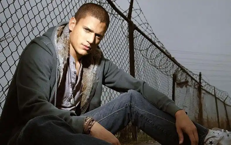 《越狱》第一季 第十七集 cut