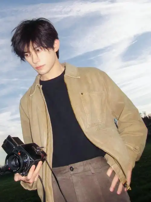 不得不回味上次的ccd嗷!易烊千玺大帅哥我🥰😻😍🥰😘🥰